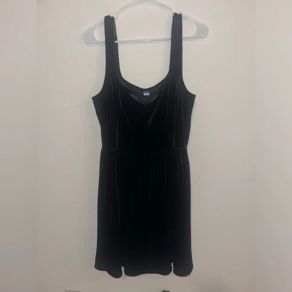 Dress - Picture 2 of 4